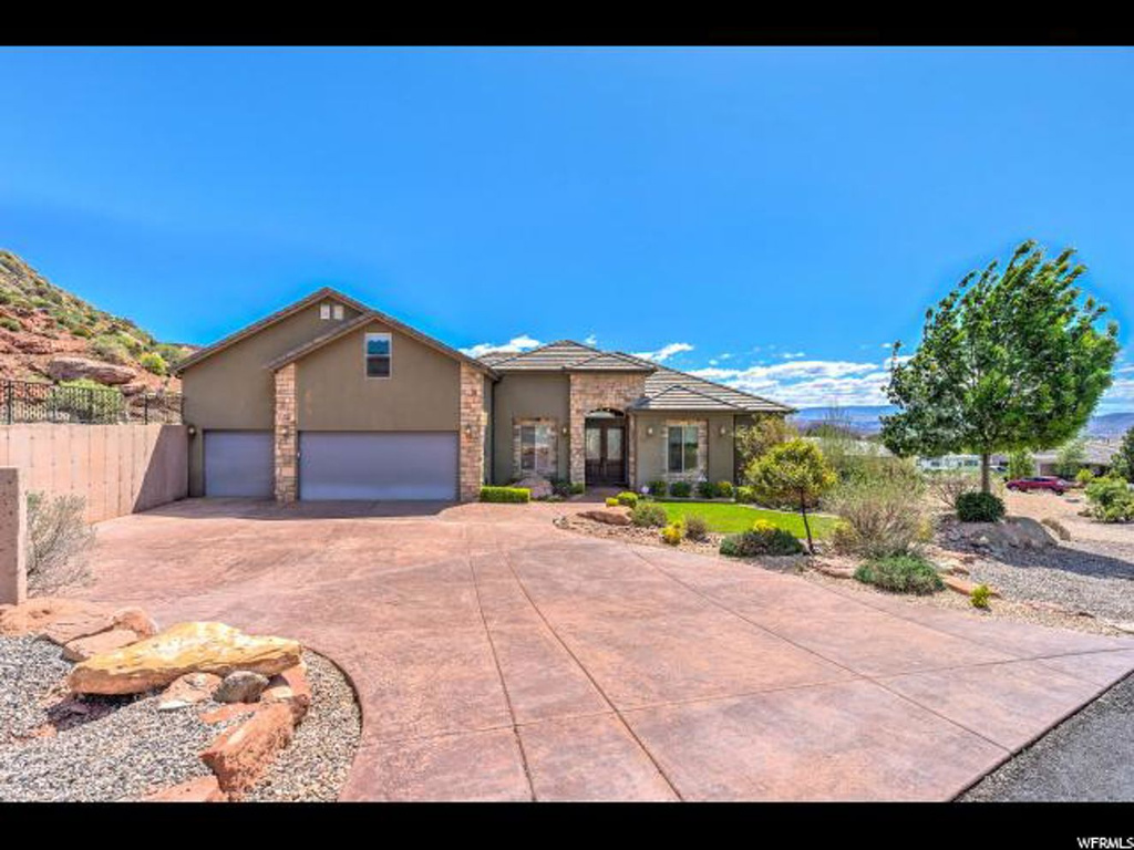 15 E Roundy Mountain Rd, Leeds, UT 84746
