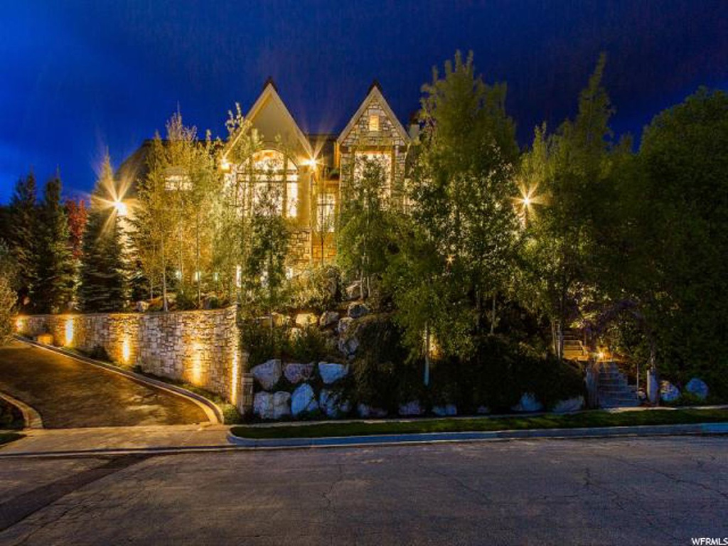 1683 S Stone Ridge Dr, Bountiful, UT 84010