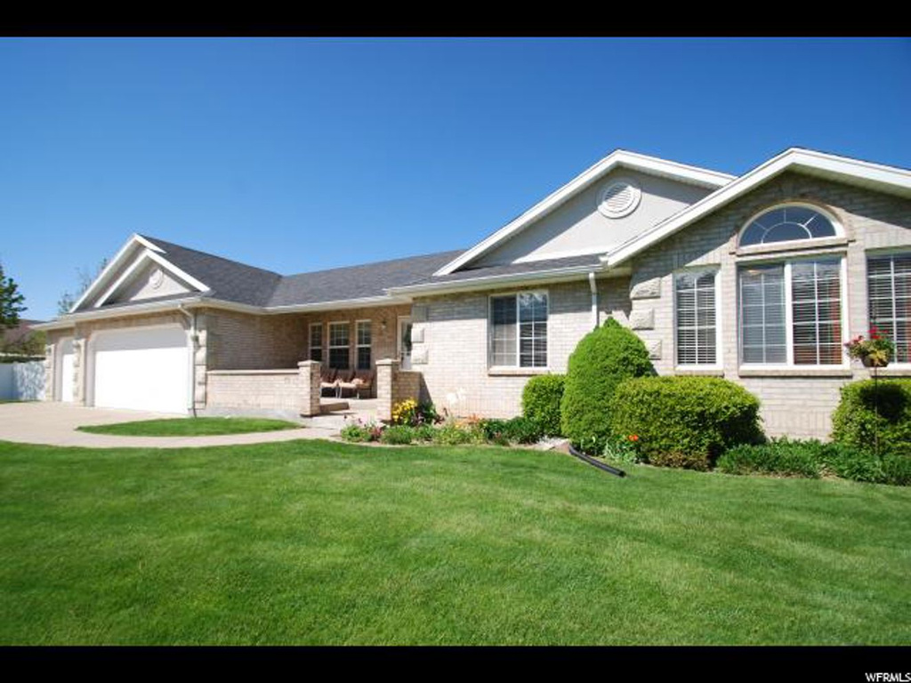 1941 N 2150 E, Layton, UT 84040