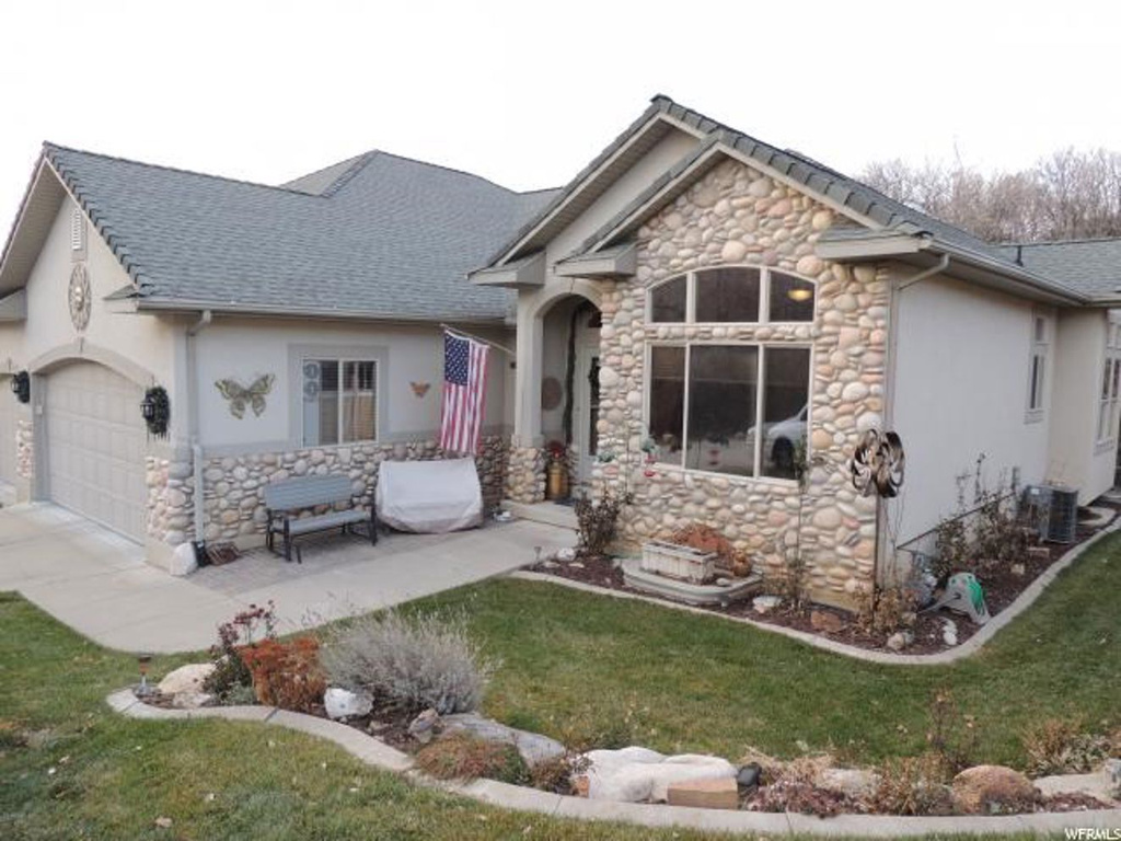 2495 E 1900 N, Layton, UT 84040