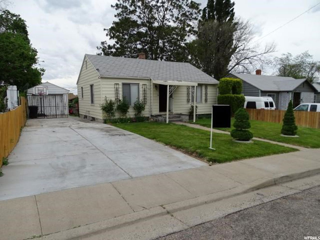 76 N Villa Dr, Clearfield, UT 84015