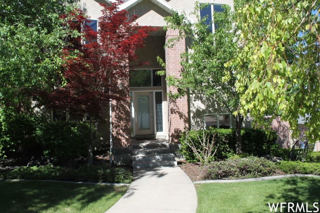 67 S Sherwood Dr, Providence, UT 84332