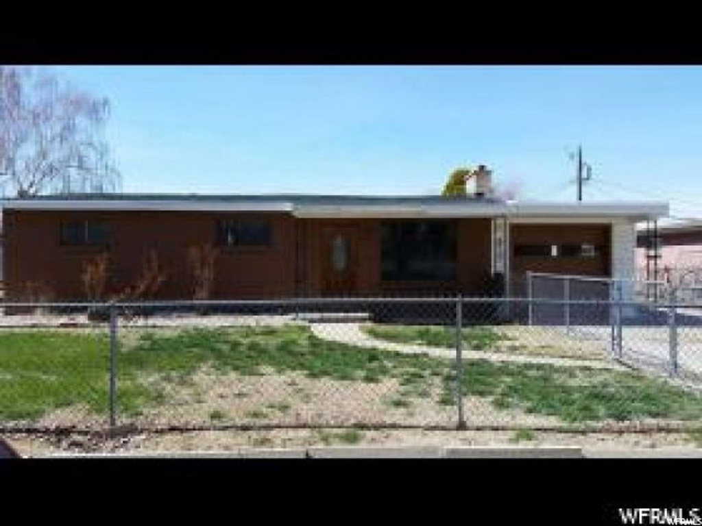 5911 S 2575 W, Roy, UT 84067
