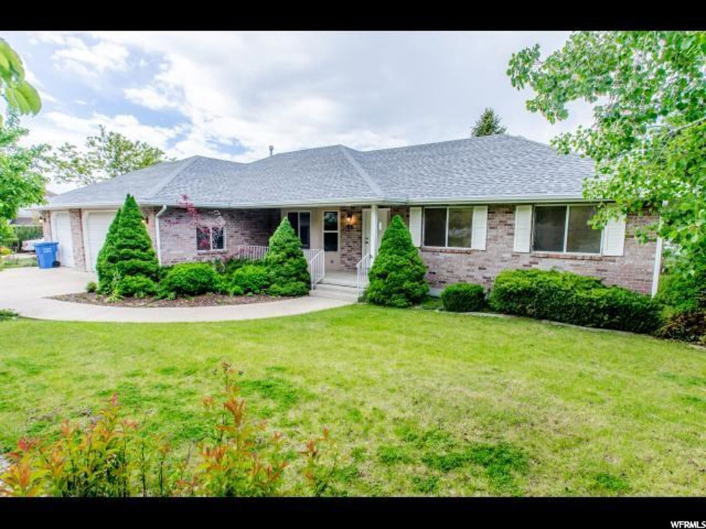 65 N Canterbury Cir E, Logan, UT 84321
