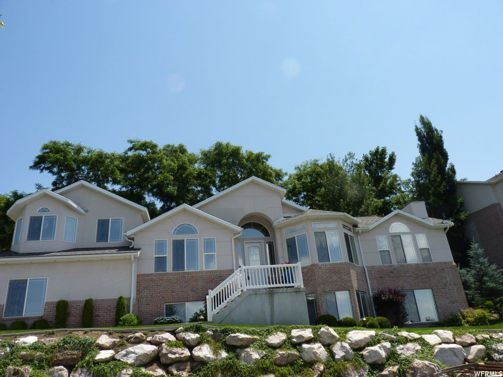 1390 E Woods Dr, Bountiful, UT 84010