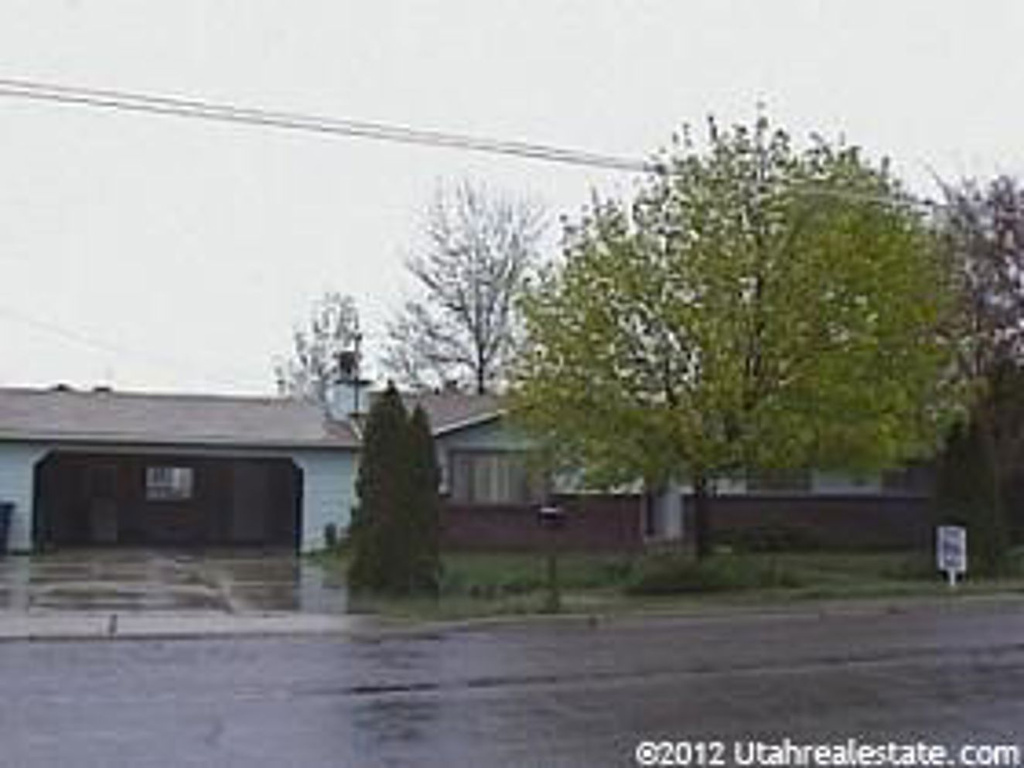 2108 S Main St, Clearfield, UT 84015