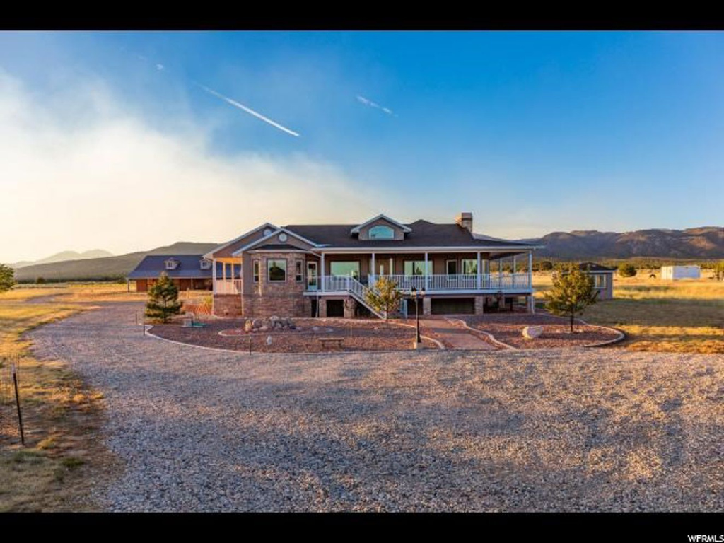 748 N 175 E, New Harmony, UT 84757