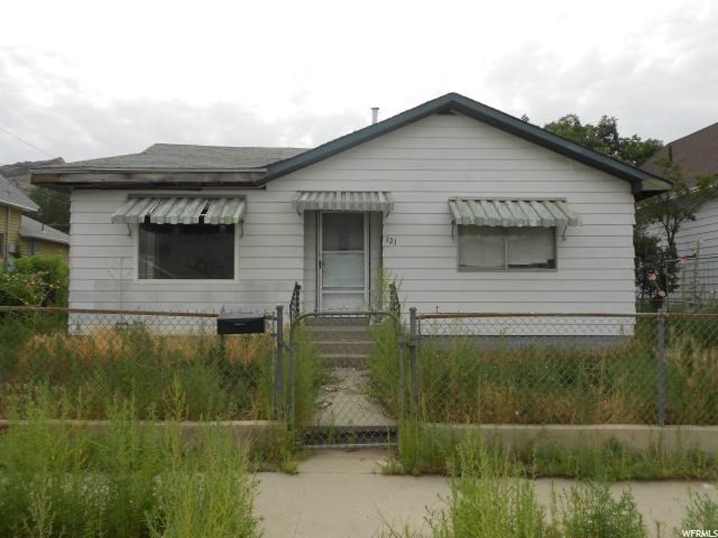 121 S 200 E, Helper, UT 84526