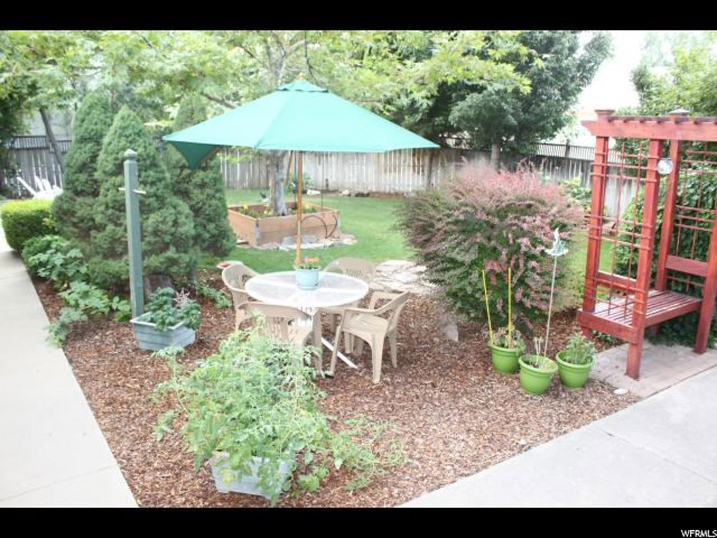 8210 S 1000 E, Sandy, UT 84094