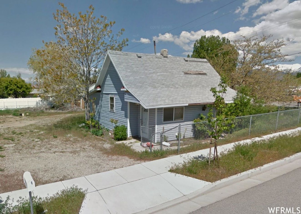 1016 W 800 N, Clinton, UT 84015