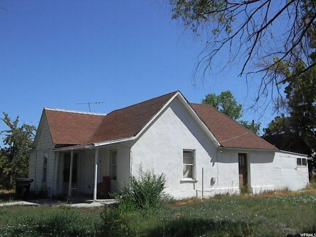 231 S 100 E, Mt Pleasant, UT 84647