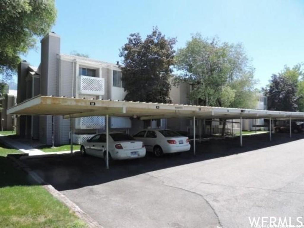 875 E Arrowhead Ln #1, Murray, UT 84107