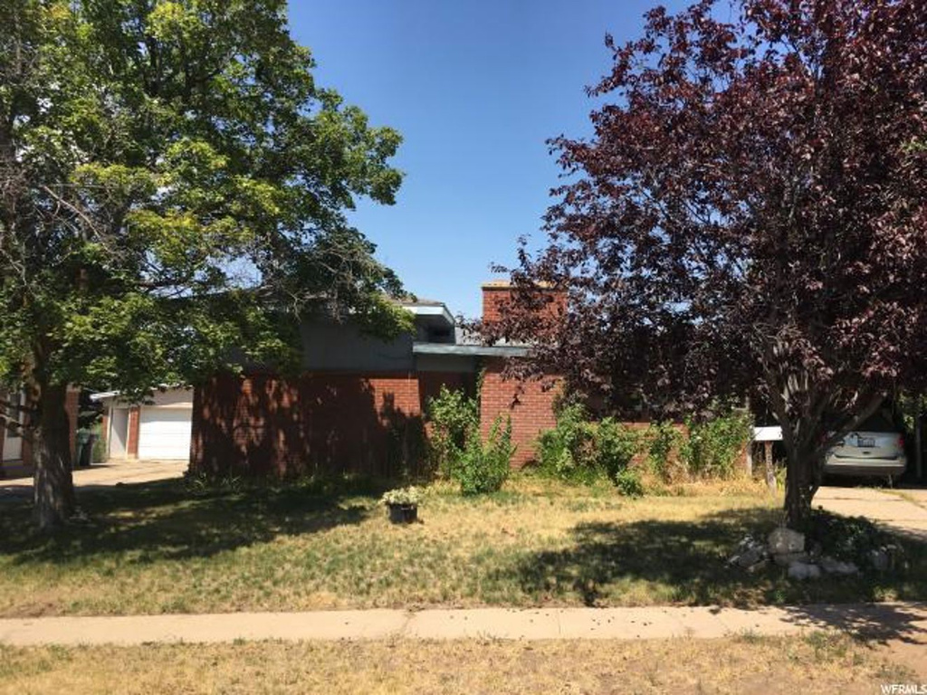 2588 W 4900 S, Roy, UT 84067