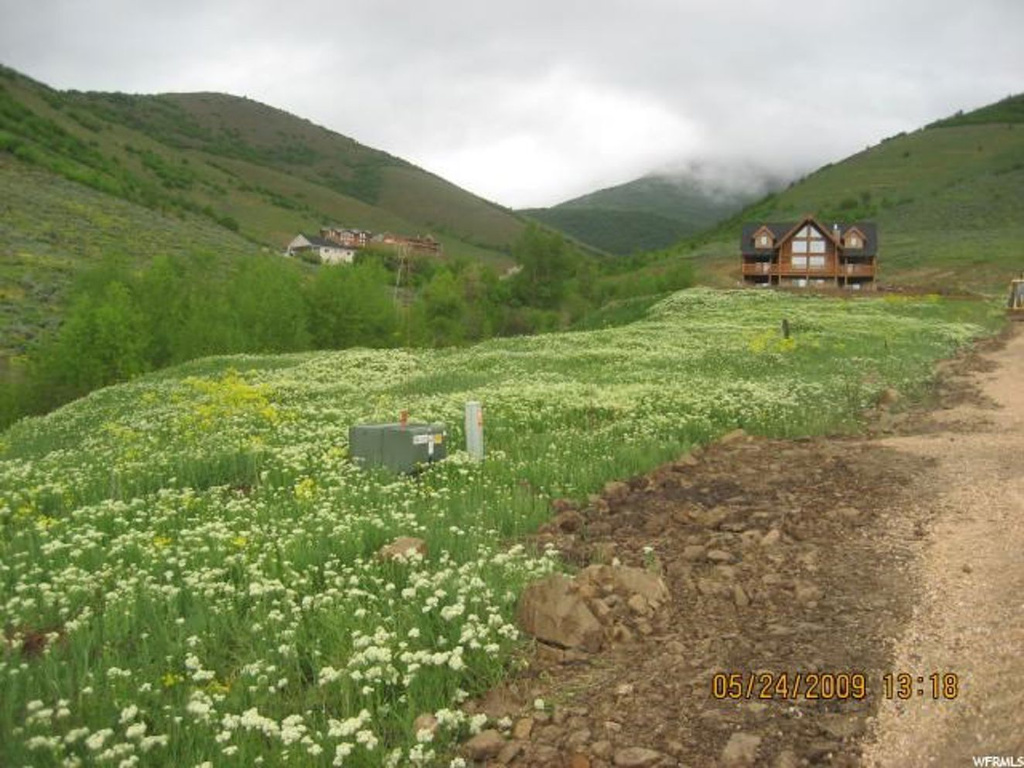 1015 N Maple St E, Huntsville, UT 84317
