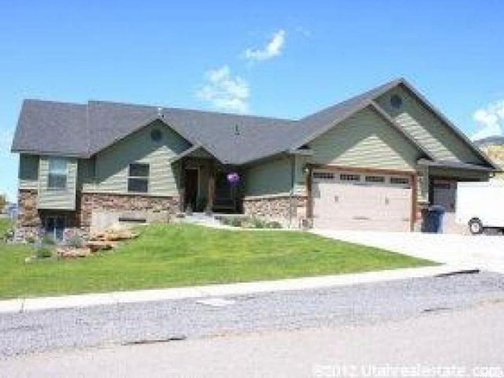 310 E 100 N, Millville, UT 84326