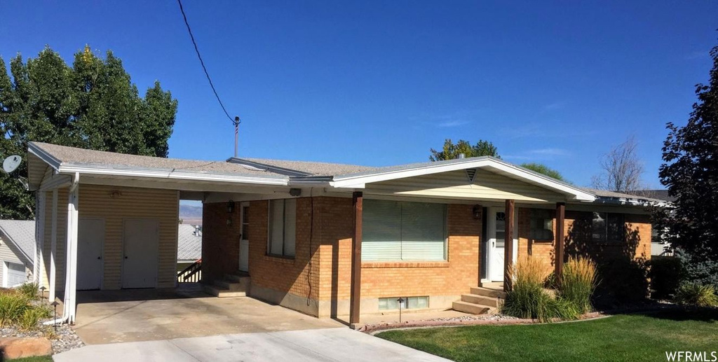 165 N 400 E, Hyde Park, UT 84318