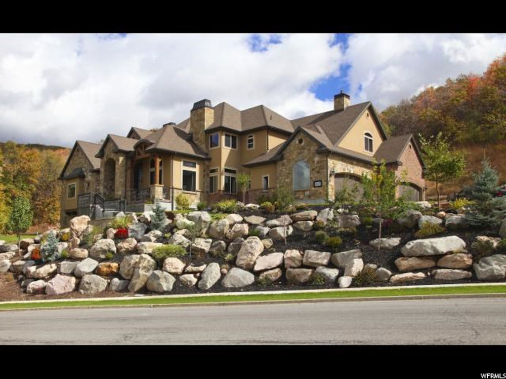 4297 Summerwood Dr, Bountiful, UT 84010