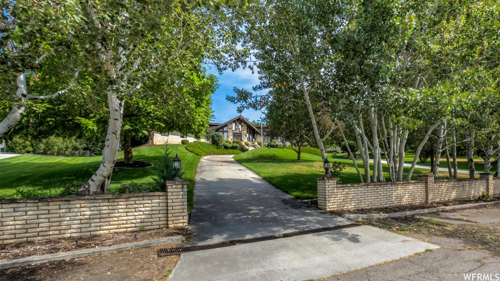 1055 E Queens Dr, American Fork, UT 84003