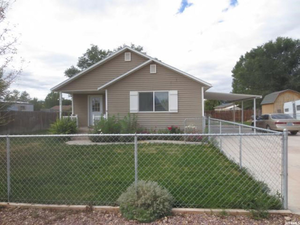 570 S 450 E, Roosevelt, UT 84066