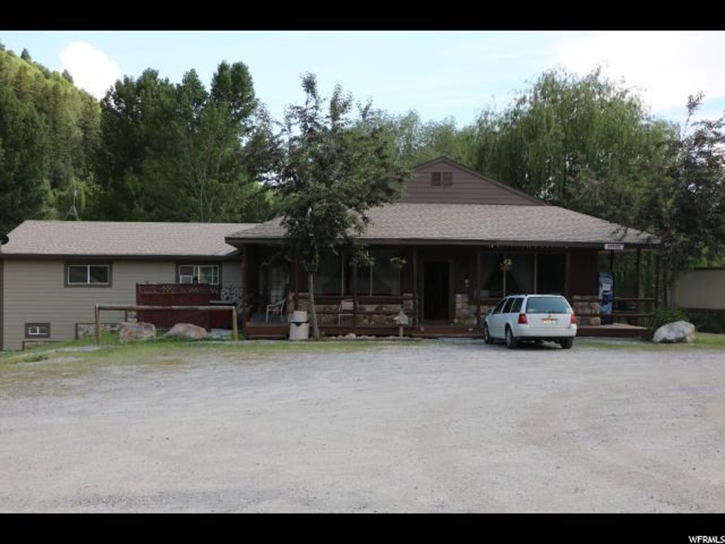 1942 N Deer Cliff Rd E, Preston, ID 83263
