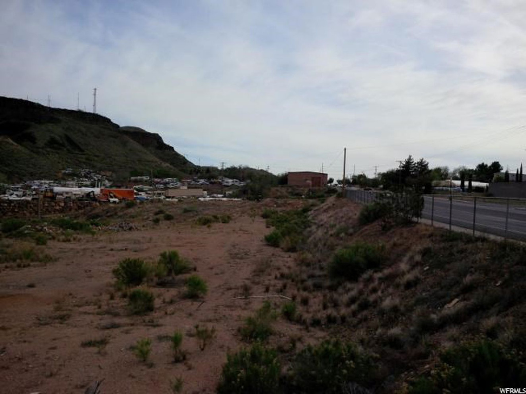 800 N State St E, Hurricane, UT 84737