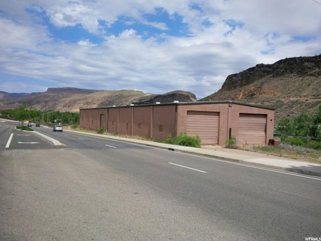 700 N State St E, Hurricane, UT 84737