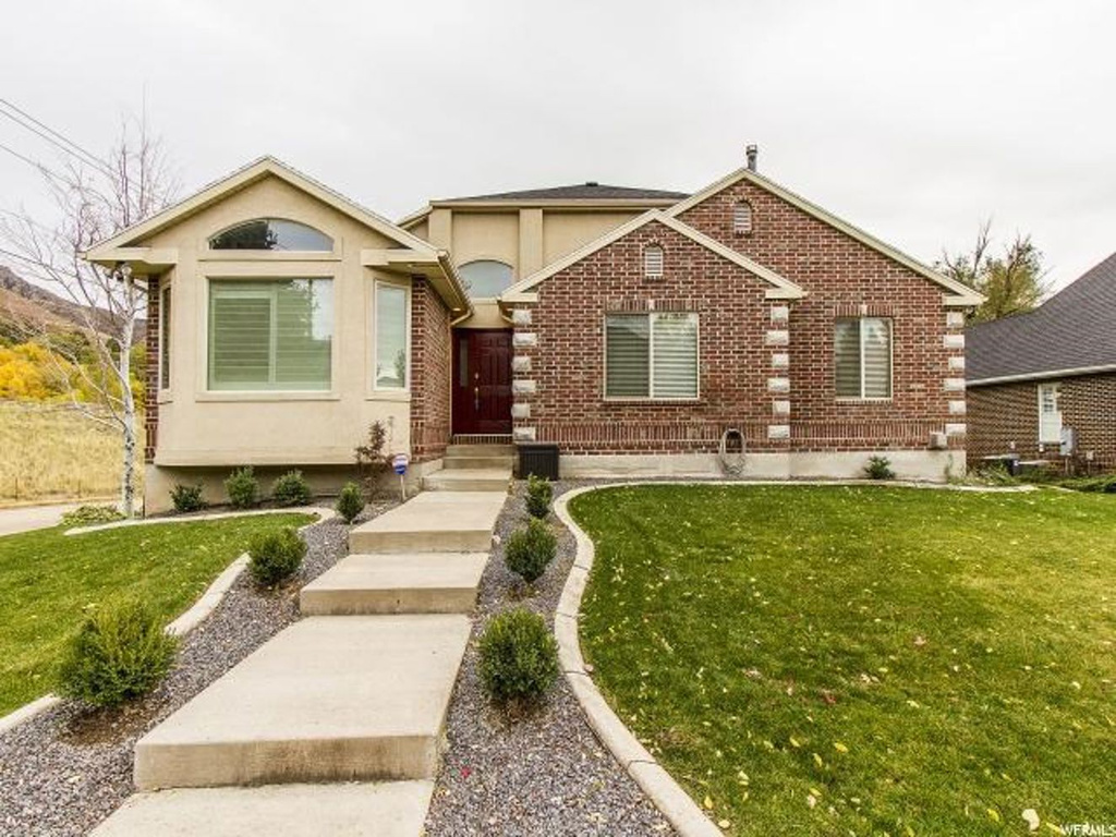 2896 E 3025 N, Layton, UT 84040