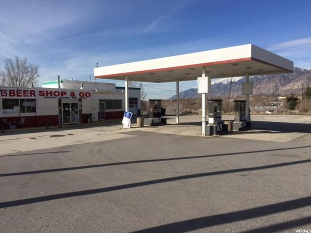 1398 S Main St, Perry, UT 84302