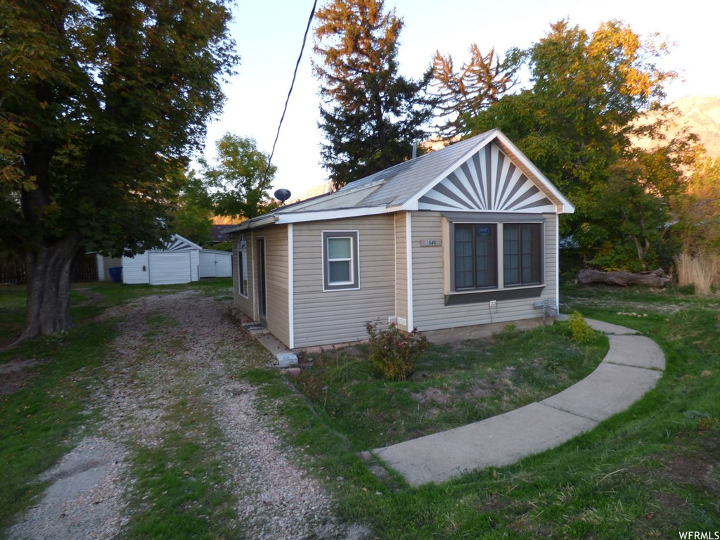 1046 E Canyon Rd S, Ogden, UT 84404