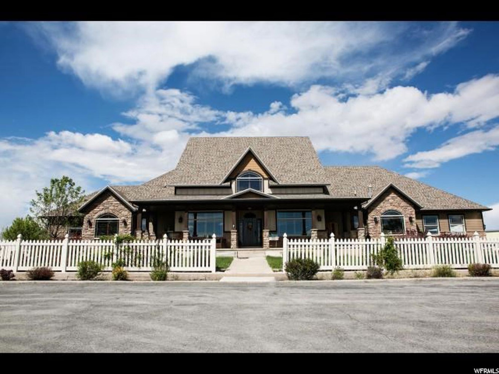 4462 N 9500 E, Lapoint, UT 84039