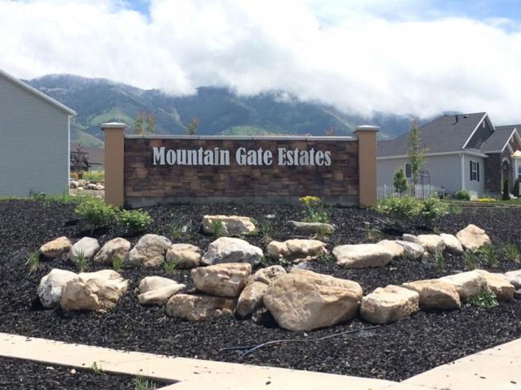 889 E 600 N #45, Hyde Park, UT 84318
