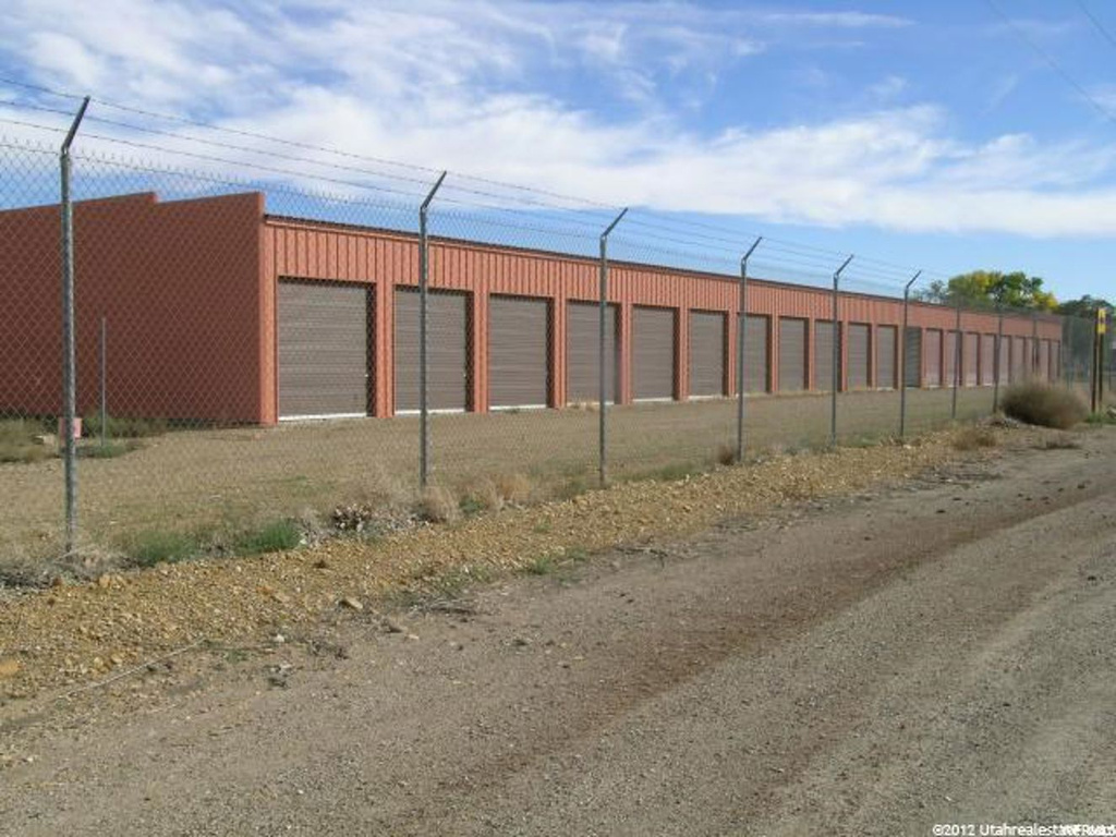 282 E 100 N, Hanksville, UT 84734
