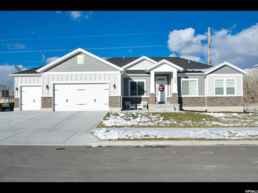 1308 E Canyon Dr, South Weber, UT 84405