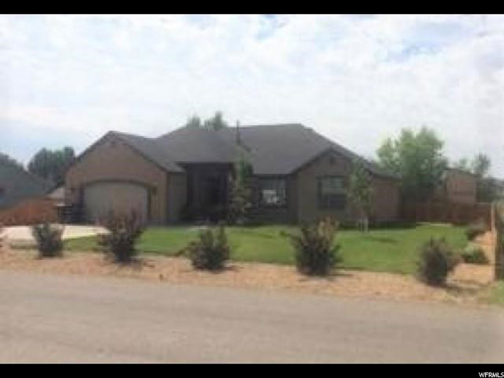 220 E 600 N, Roosevelt, UT 84066
