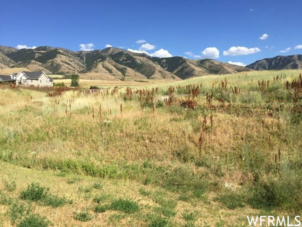 225 N 900 E, Hyde Park, UT 84318