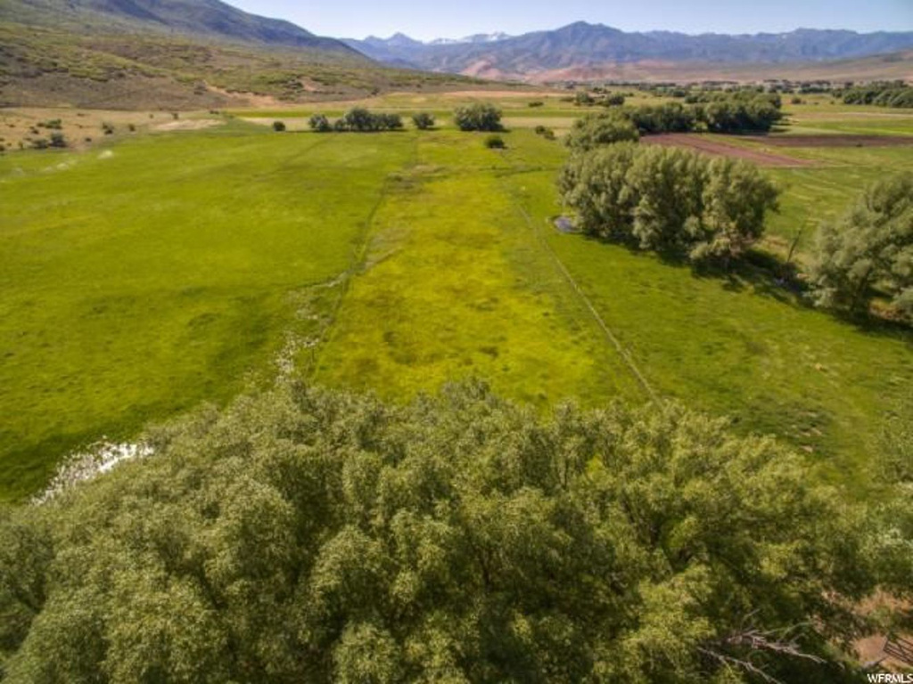 910 S Round Valley Ln E, Wallsburg, UT 84082