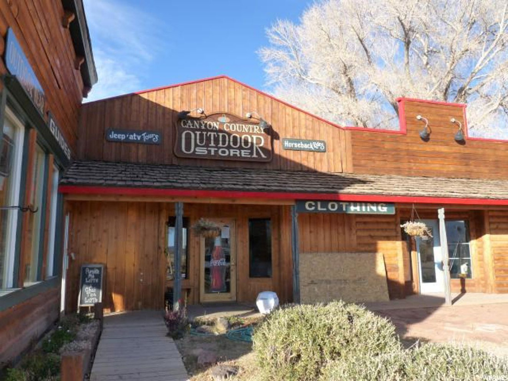 135 E Main St, Torrey, UT 84775