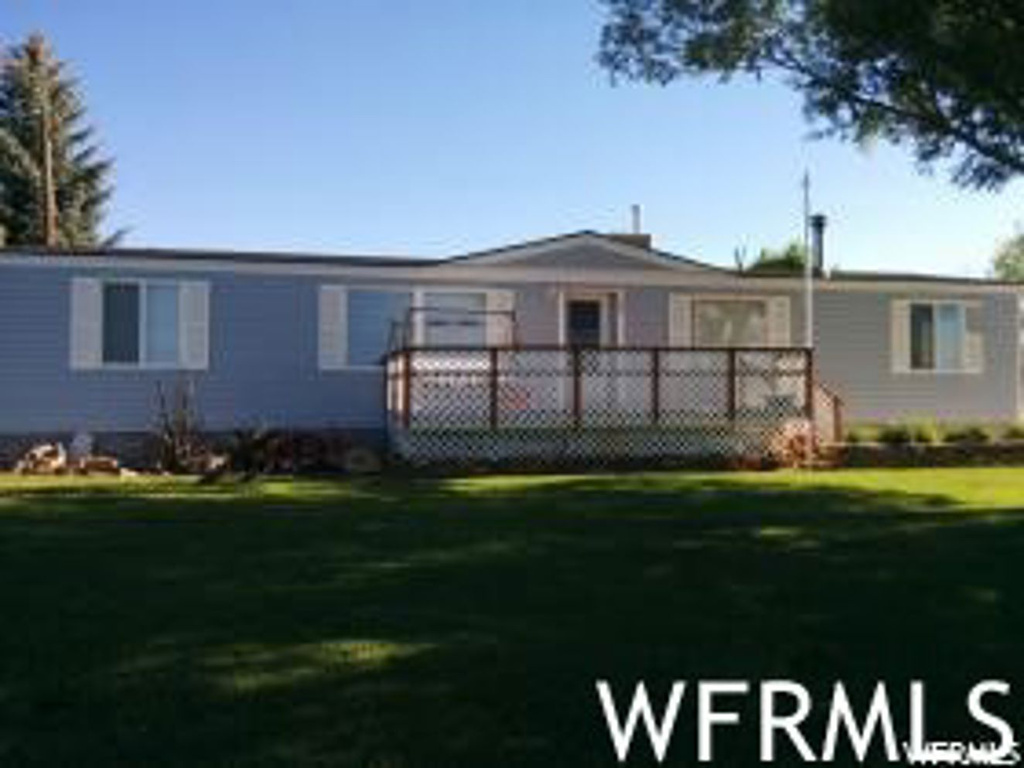 845 E Bench Rd, Ferron, UT 84523
