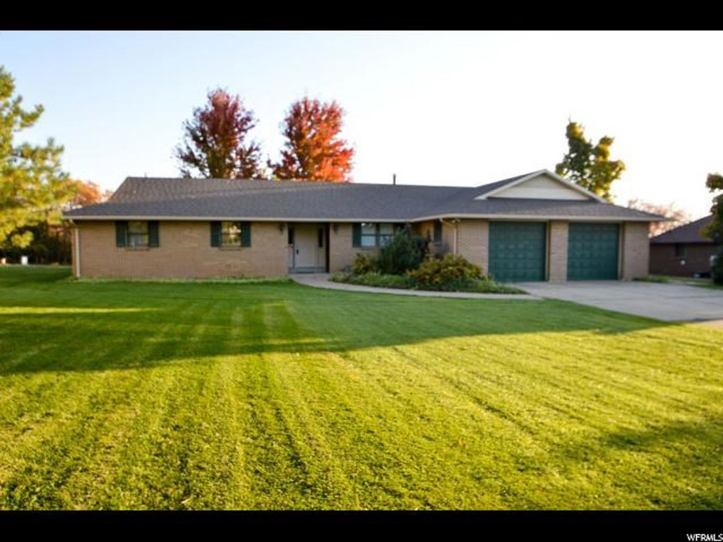 1268 E Nichols Rd S, Fruit Heights, UT 84037