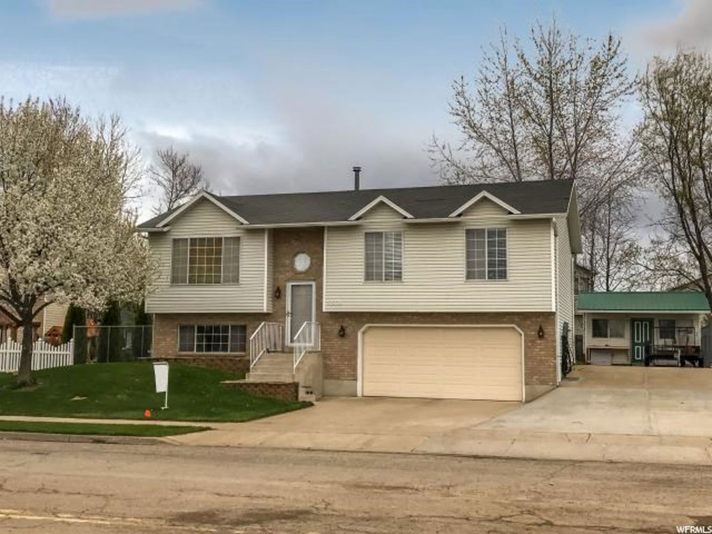 5564 S 3100 W, Roy, UT 84067