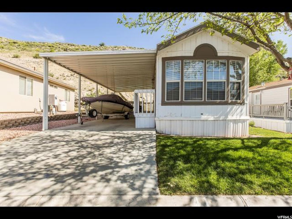 41 Redbluff Dr, Hurricane, UT 84737