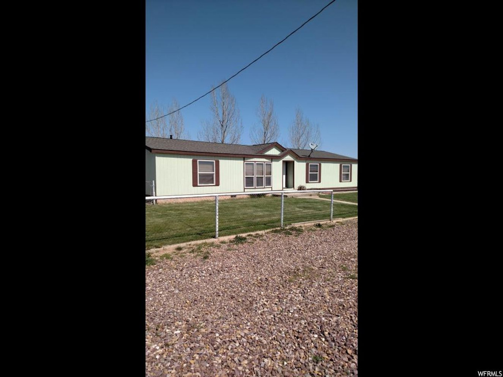 5711 N 9500 E, Lapoint, UT 84039