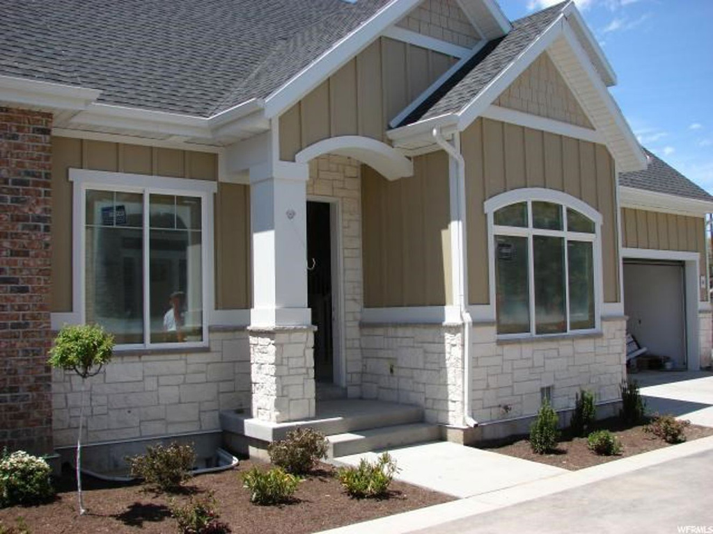 1992 E Hedgewood, Holladay, UT 84117