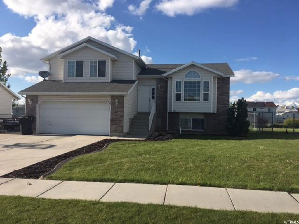 2404 W 2000 N, Clinton, UT 84015