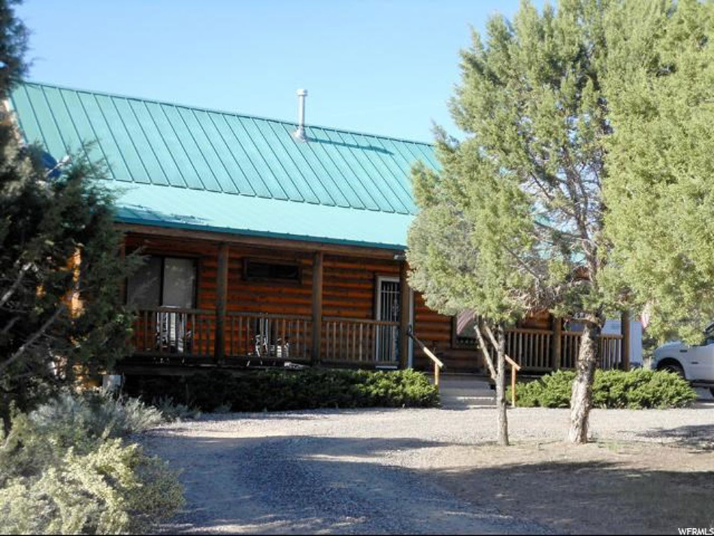 145 E Orchard Dr, Central, UT 84722