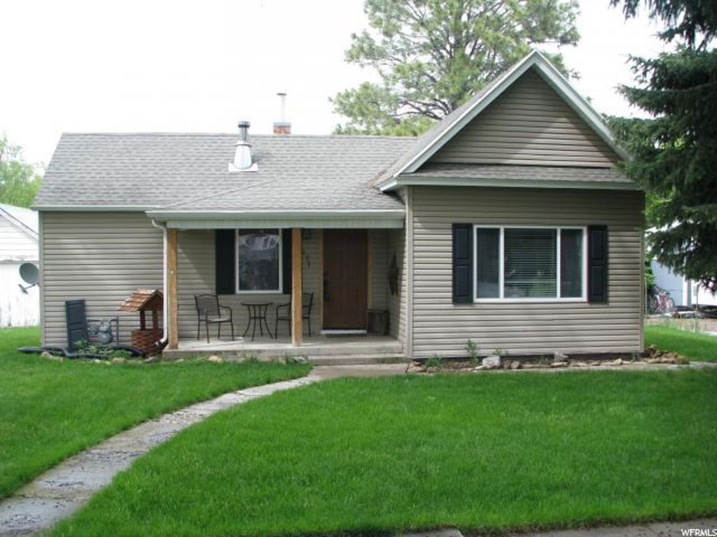 171 E 200 S, Wellsville, UT 84339