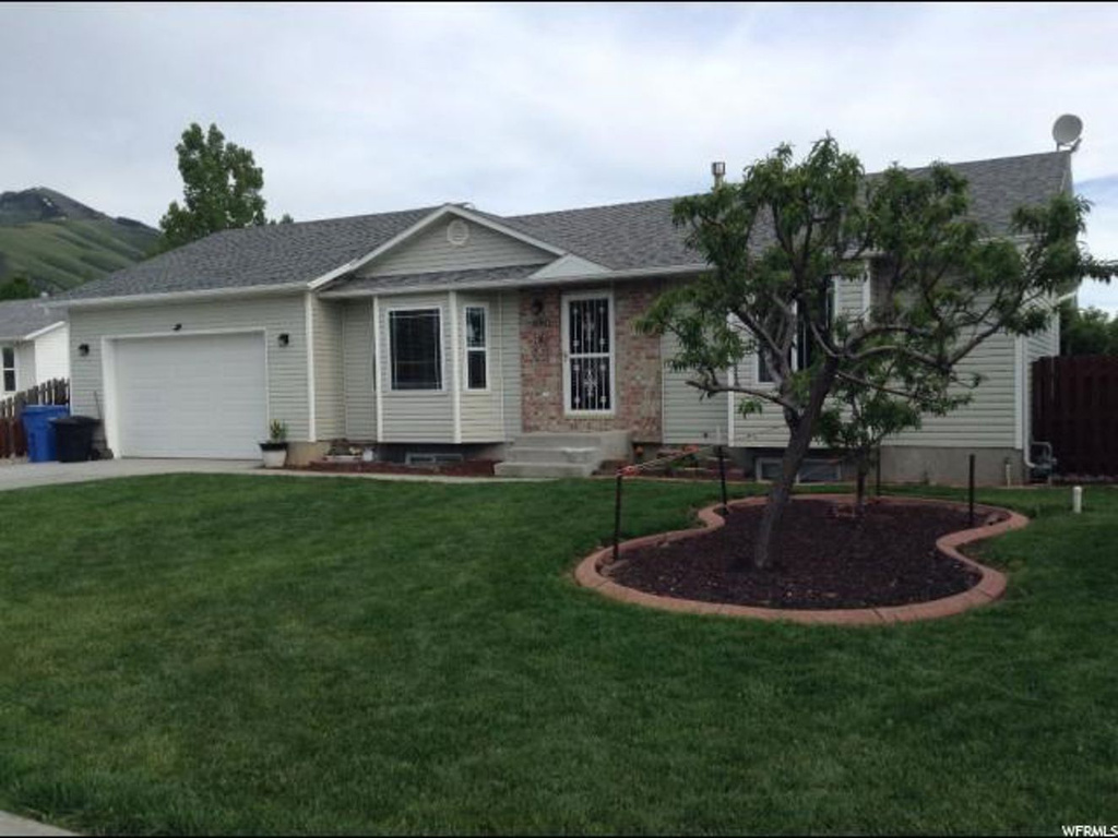 1160 E Tule Dr S, Hyrum, UT 84319