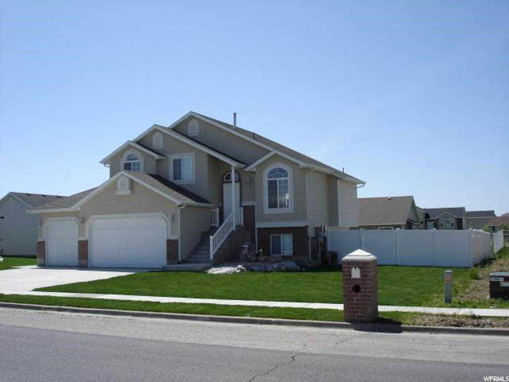 4251 W 4800 S, Roy, UT 84067
