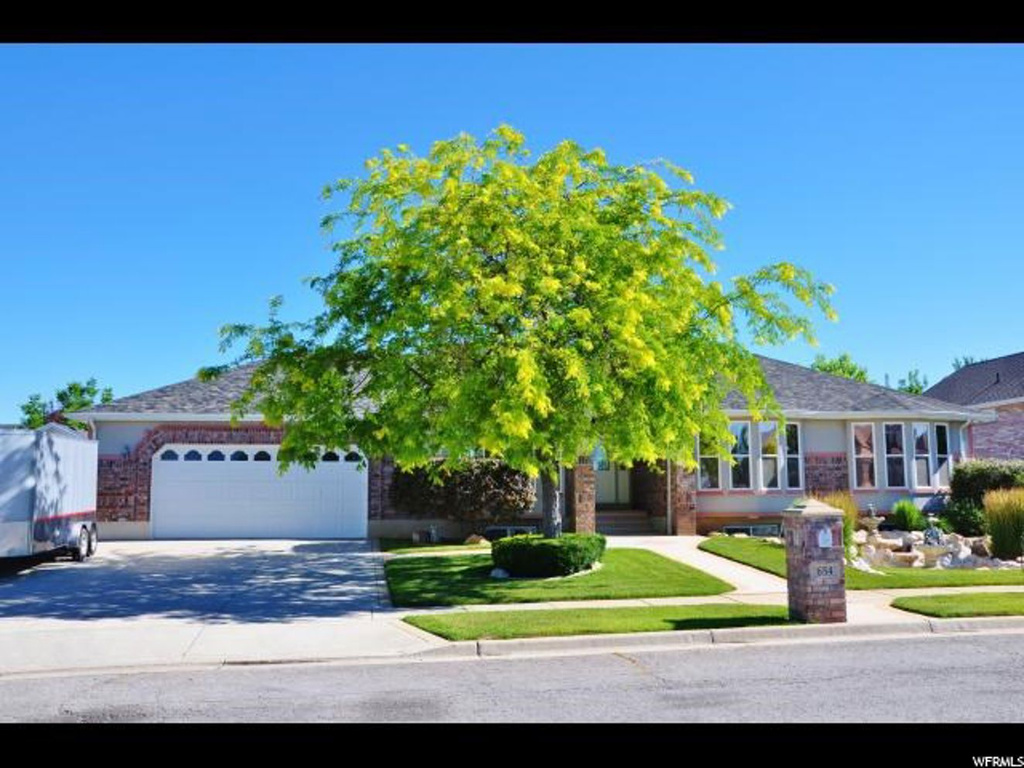 654 W 2525 S, Syracuse, UT 84075