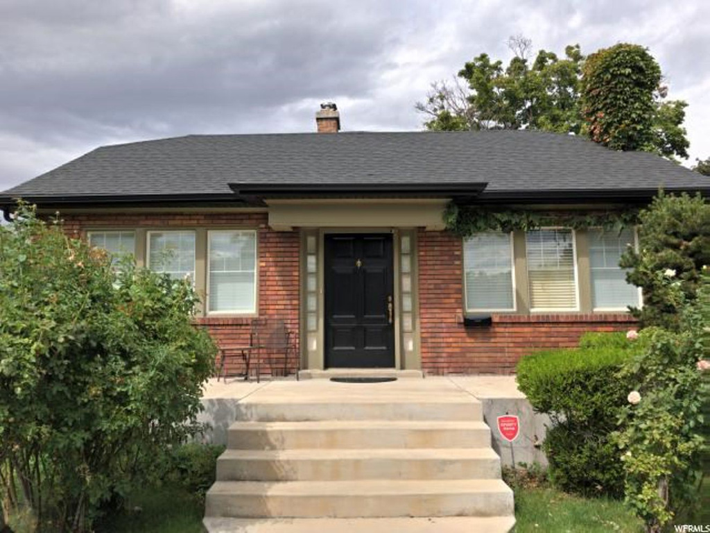 882 S Amanda Ave E, Salt Lake City, UT 84105